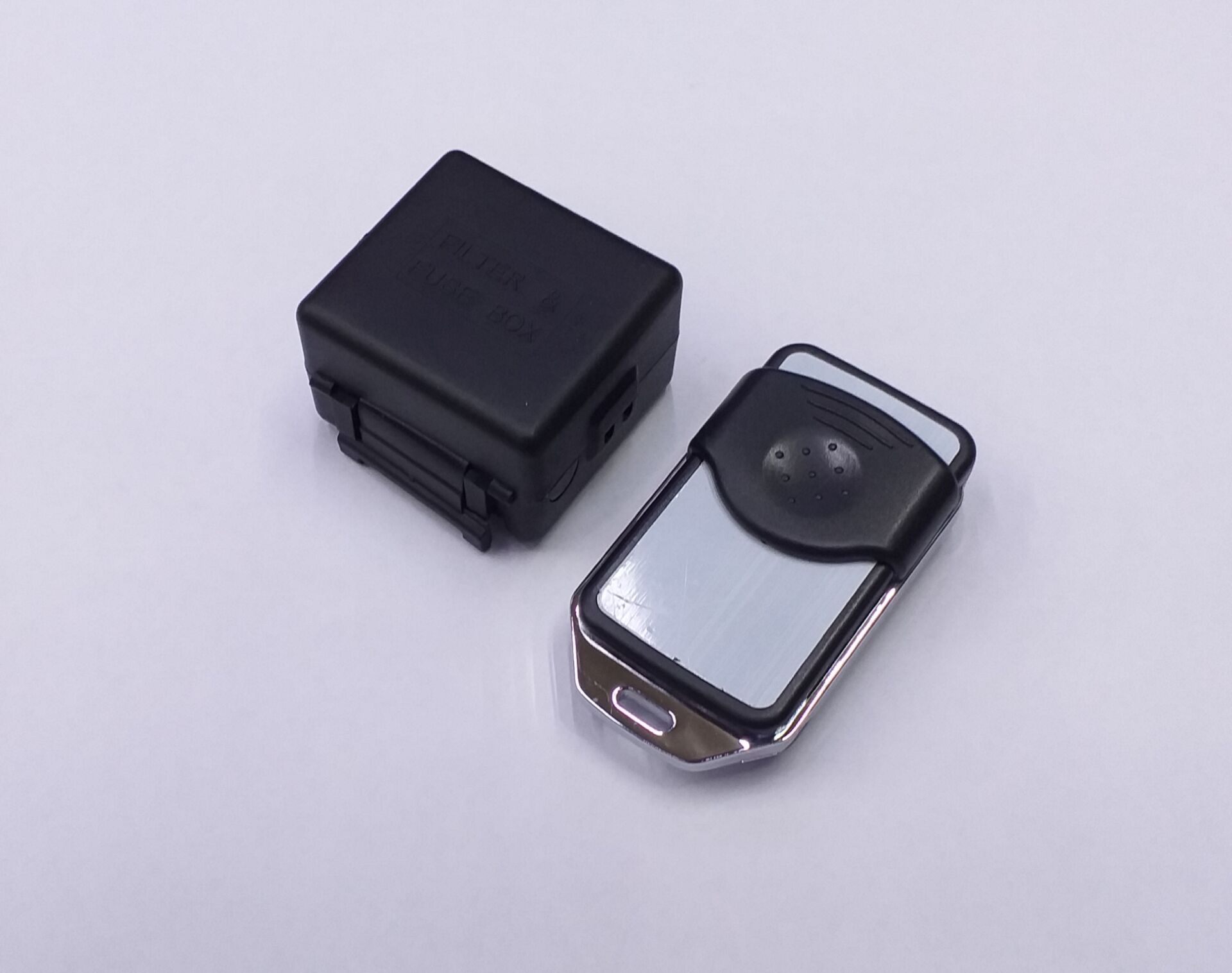 uzaktan kumanda 433mhz tek çıkış alıcı verici set TEK RÖLE ÇIKIŞ UZAKTAN KUMANDA TETİKLEYİCİİ     A RF ALICI VERİCİ SET