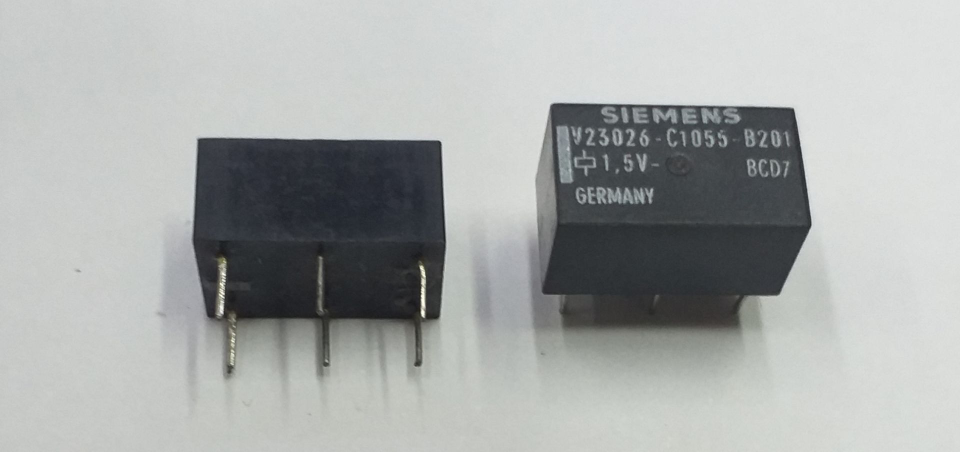 V23026-C1055-B201 1.5V MİNİ RÖLE SIEMENS